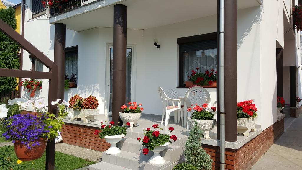 Anna Vendeghaz Bed & Breakfast Szeged Exterior photo